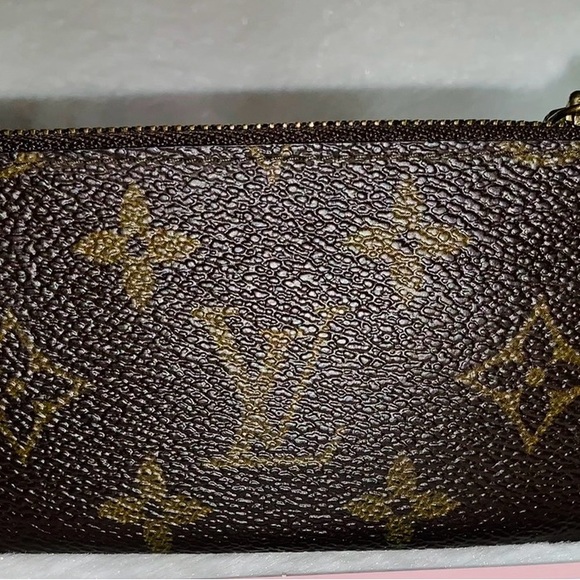 ❌❌SOLD❌❌100% Authentic Louis Vuitton Key Cles. - Picture 5 of 16